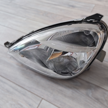 Mercedes A-osztály (W168) jobb főfényszóró 1997-2004 SÉRÜLT