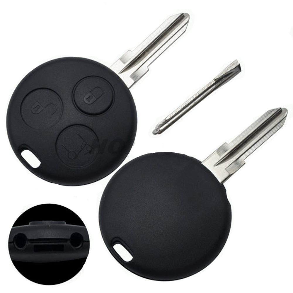 Fekete színű, 3 gombos Smart kulcs.