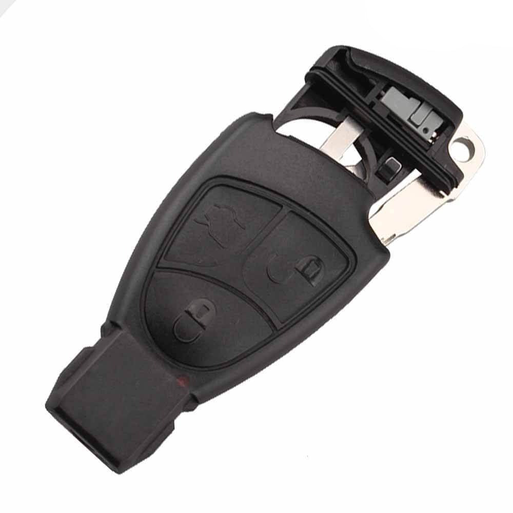 Fekete színű, 3 gombos Mercedes kulcsház, kulcs.