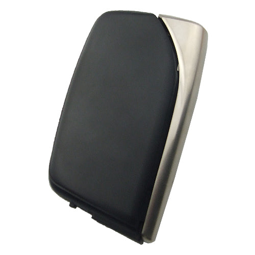 Fekete színű, 3 gombos Lexus kulcs, kulcsház belseje.