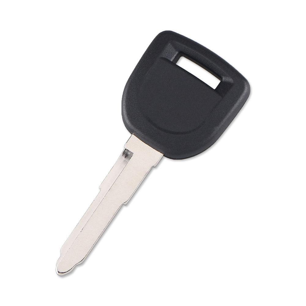 Fekete színű Mazda kulcsház, kulcs nyers kulcsszárral.