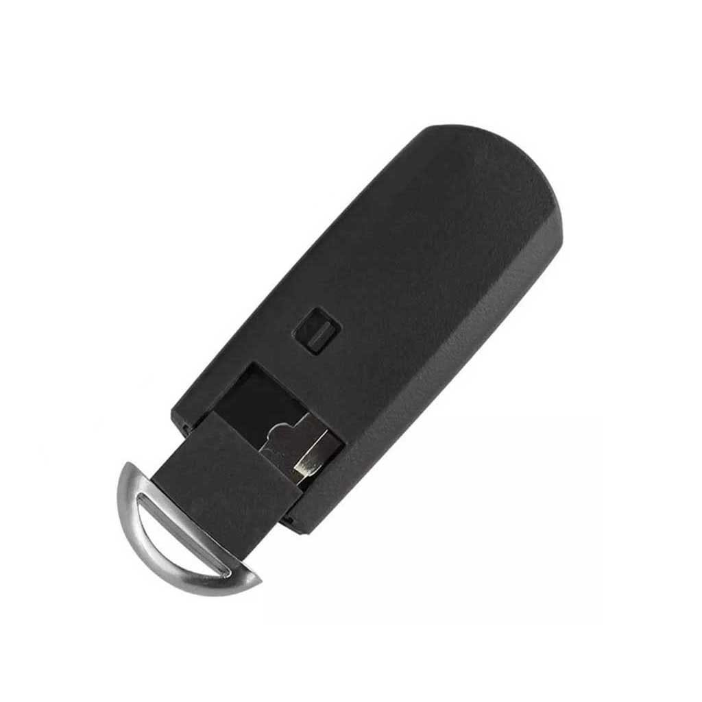 Fekete színű, 3 gombos Mazda kulcs, kulcsház hátulja.