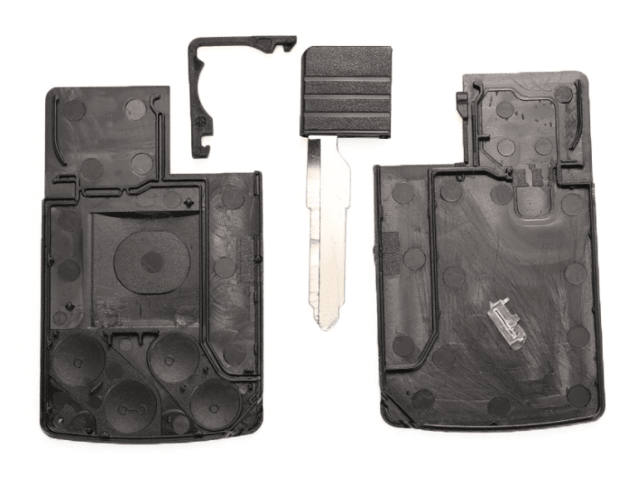 Mazda 3 és 4 gombos távirányító kártya kulcs szétszedve