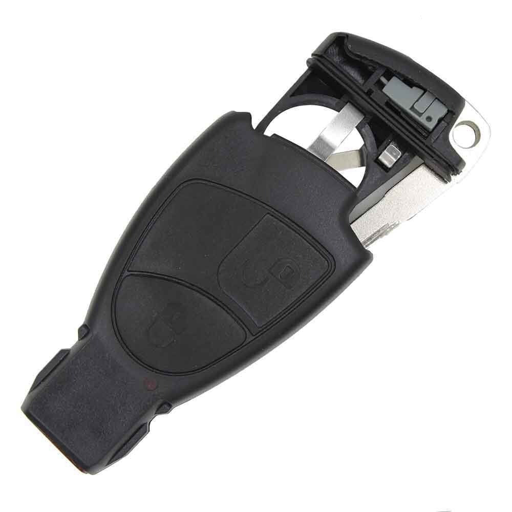 Fekete színű, 2 gombos Mercedes kulcsház, kulcs.