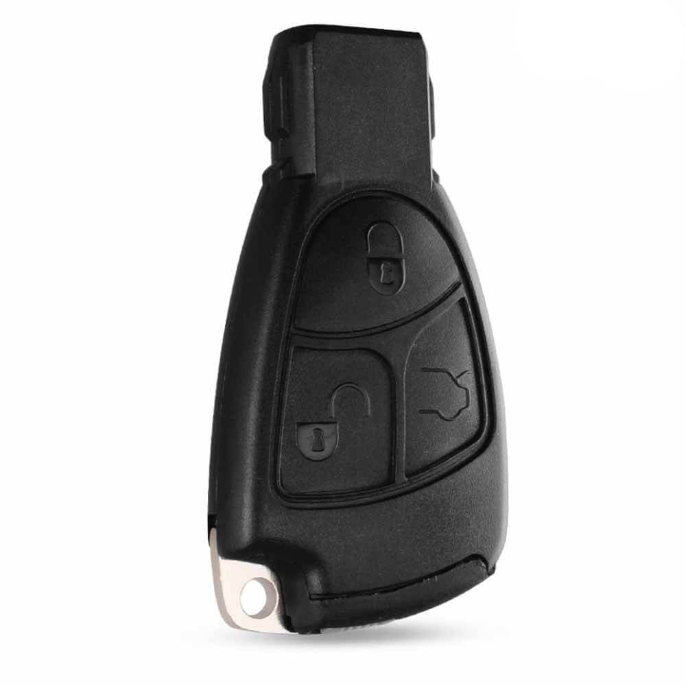 Fekete színű, 3 gombos Mercedes kulcsház, kulcs.