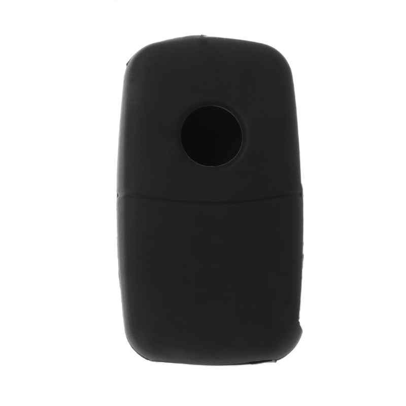 Fekete színű, 2 gombos Skoda bicskakulcs szilikon tok.